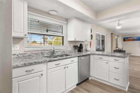 Casa en venta en Palm Coast, Florida, 3 dormitorios, 187.29 m2 № 2157572 - foto 22