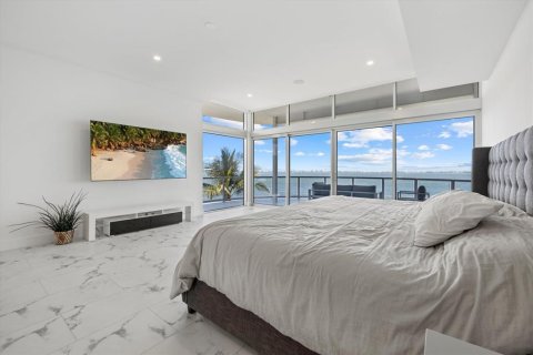 House in Sarasota, Florida 8 bedrooms, 824.51 sq.m. № 1758244 - photo 27