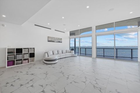 House in Sarasota, Florida 8 bedrooms, 824.51 sq.m. № 1758244 - photo 19