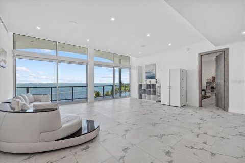 House in Sarasota, Florida 8 bedrooms, 824.51 sq.m. № 1758244 - photo 20