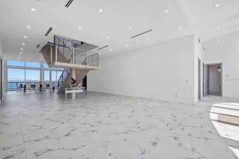 House in Sarasota, Florida 8 bedrooms, 824.51 sq.m. № 1758244 - photo 7