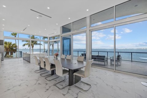 House in Sarasota, Florida 8 bedrooms, 824.51 sq.m. № 1758244 - photo 15