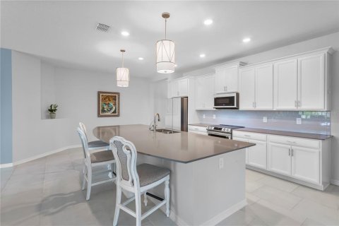 House in Mount Dora, Florida 4 bedrooms, 270.25 sq.m. № 1755281 - photo 10