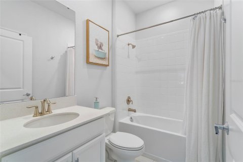 House in Mount Dora, Florida 4 bedrooms, 270.25 sq.m. № 1755281 - photo 26