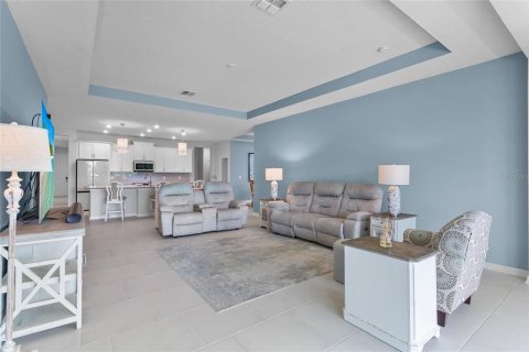House in Mount Dora, Florida 4 bedrooms, 270.25 sq.m. № 1755281 - photo 15