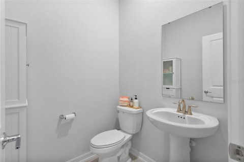 House in Mount Dora, Florida 4 bedrooms, 270.25 sq.m. № 1755281 - photo 29