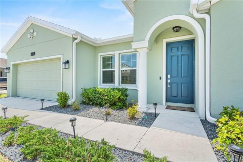 House in Mount Dora, Florida 4 bedrooms, 270.25 sq.m. № 1755281 - photo 3