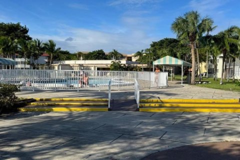 Снять в аренду кондоминиум в Майами, Флорида 1 спальня, 88.63м2, № 2047527 - фото 28