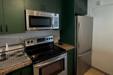 Снять в аренду кондоминиум в Майами, Флорида 1 спальня, 88.63м2, № 2047527 - фото 8