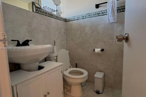 Снять в аренду кондоминиум в Майами, Флорида 1 спальня, 88.63м2, № 2047527 - фото 17