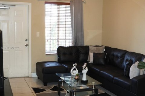 Condo à Hialeah, Floride, 3 chambres  № 2089347