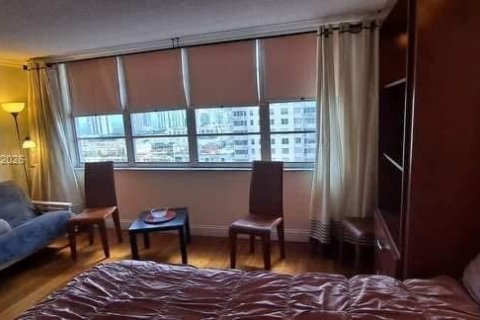 Снять в аренду кондоминиум в Санни-Айлс-Бич, Флорида 55.28м2, № 2004211 - фото 3