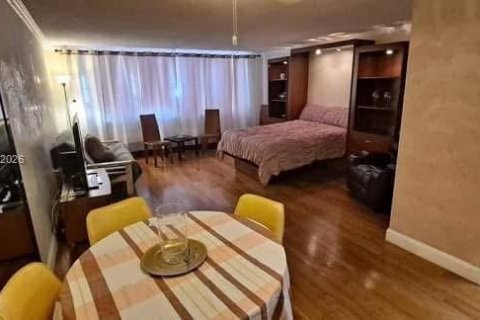 Снять в аренду кондоминиум в Санни-Айлс-Бич, Флорида 55.28м2, № 2004211 - фото 2