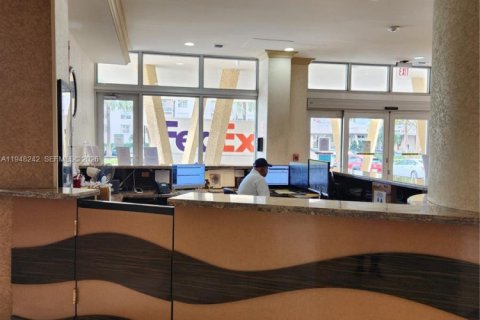 Condominio en alquiler en Sunny Isles Beach, Florida, 55.28 m2 № 2004211 - foto 13