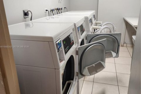 Condominio en alquiler en Sunny Isles Beach, Florida, 55.28 m2 № 2004211 - foto 16