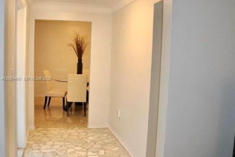 Casa en alquiler en Coral Gables, Florida, 3 dormitorios, 178.47 m2 № 2085350 - foto 5