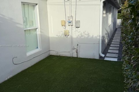 Casa en alquiler en Coral Gables, Florida, 3 dormitorios, 178.47 m2 № 2085350 - foto 4