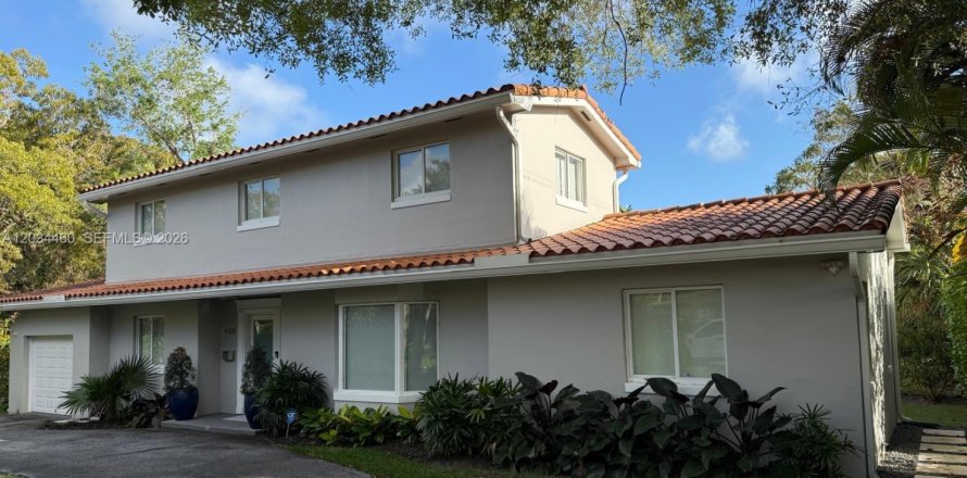 Casa en Coral Gables, Florida 3 dormitorios, 178.47 m2 № 2085350