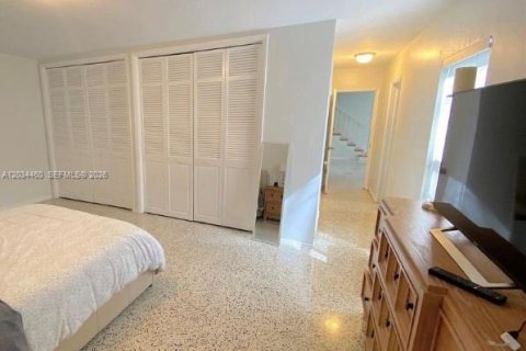 Casa en alquiler en Coral Gables, Florida, 3 dormitorios, 178.47 m2 № 2085350 - foto 16