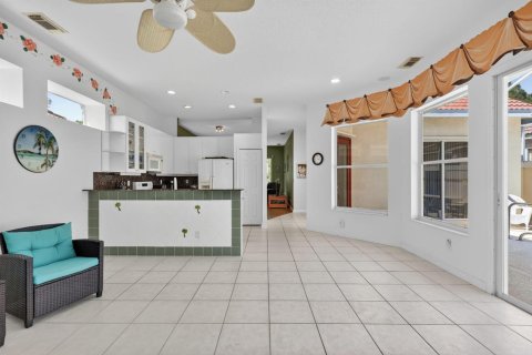House in Port St. Lucie, Florida 3 bedrooms, 173.08 sq.m. № 2175672 - photo 15