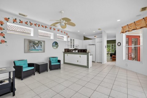 House in Port St. Lucie, Florida 3 bedrooms, 173.08 sq.m. № 2175672 - photo 11
