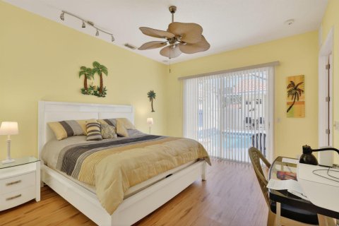 House in Port St. Lucie, Florida 3 bedrooms, 173.08 sq.m. № 2175672 - photo 24