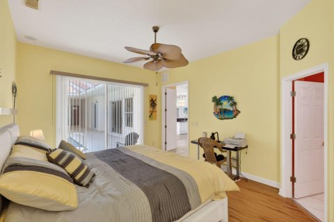 House in Port St. Lucie, Florida 3 bedrooms, 173.08 sq.m. № 2175672 - photo 25