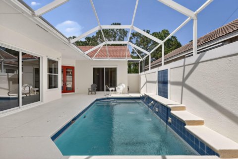 House in Port St. Lucie, Florida 3 bedrooms, 173.08 sq.m. № 2175672 - photo 9