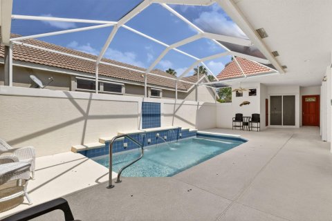 House in Port St. Lucie, Florida 3 bedrooms, 173.08 sq.m. № 2175672 - photo 6