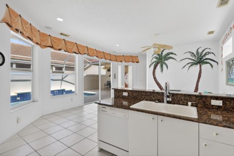 House in Port St. Lucie, Florida 3 bedrooms, 173.08 sq.m. № 2175672 - photo 17