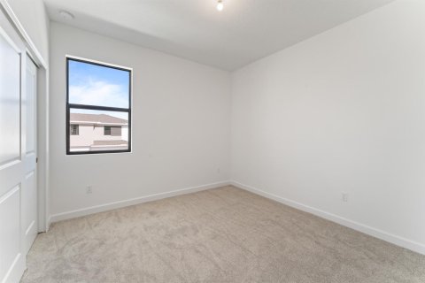 Townhouse in Port St. Lucie, Florida 3 bedrooms, 162.67 sq.m. № 2390230 - photo 7