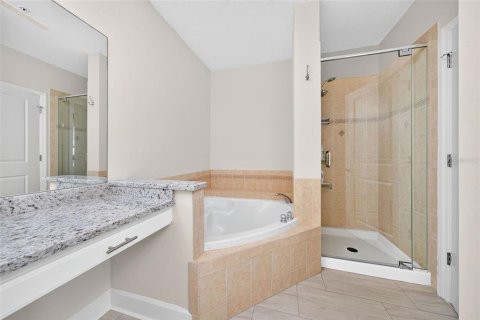 Condo in Celebration, Florida, 4 bedrooms  № 2429415 - photo 6
