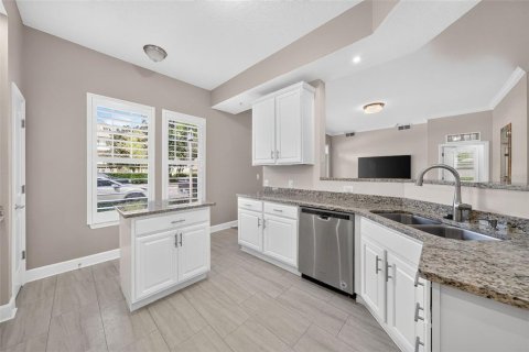 Condo in Celebration, Florida, 4 bedrooms  № 2429415 - photo 26