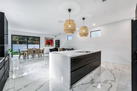 Купить виллу или дом в Майами, Флорида 4 спальни, 240.99м2, № 2040384 - фото 10