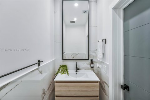 Купить виллу или дом в Майами, Флорида 4 спальни, 240.99м2, № 2040384 - фото 13