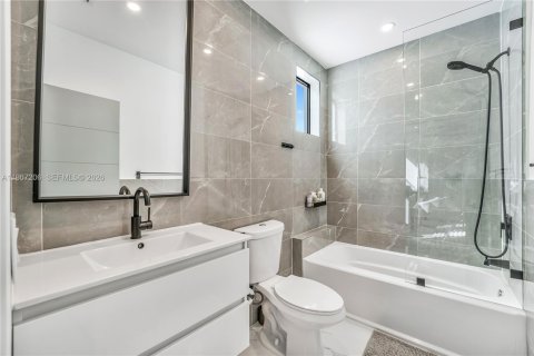 Купить виллу или дом в Майами, Флорида 4 спальни, 240.99м2, № 2040384 - фото 23