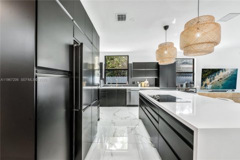 Купить виллу или дом в Майами, Флорида 4 спальни, 240.99м2, № 2040384 - фото 12