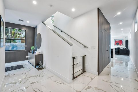 Купить виллу или дом в Майами, Флорида 4 спальни, 240.99м2, № 2040384 - фото 6