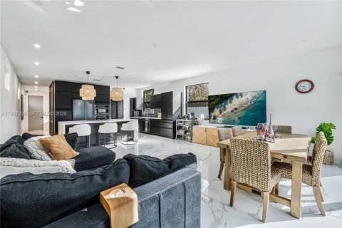 Купить виллу или дом в Майами, Флорида 4 спальни, 240.99м2, № 2040384 - фото 7