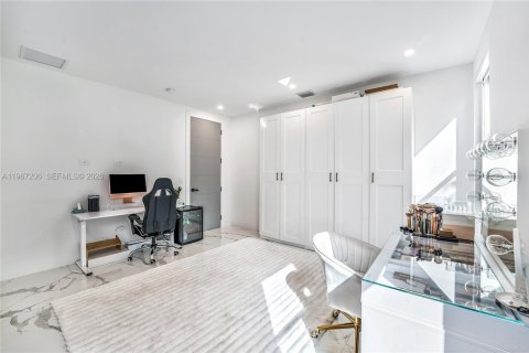 Купить виллу или дом в Майами, Флорида 4 спальни, 240.99м2, № 2040384 - фото 22