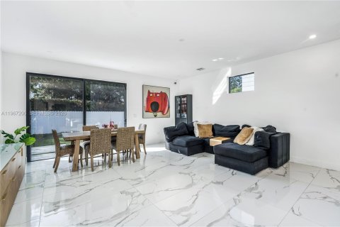 Купить виллу или дом в Майами, Флорида 4 спальни, 240.99м2, № 2040384 - фото 8