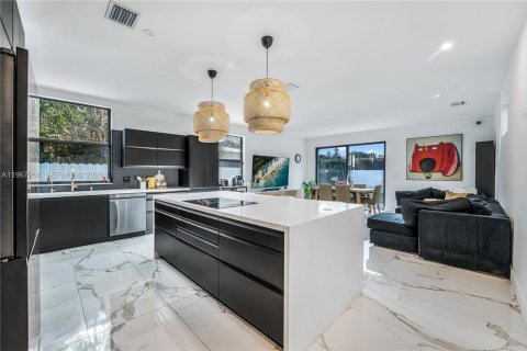 Купить виллу или дом в Майами, Флорида 4 спальни, 240.99м2, № 2040384 - фото 11