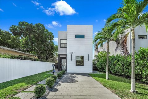 Villa ou maison à Miami, Floride 4 chambres, 240.99 m2 № 2040384