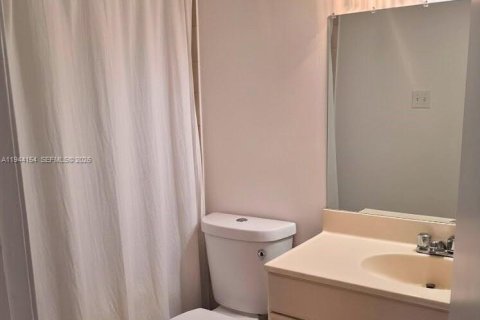 Villa ou maison à louer à Miami, Floride: 4 chambres, 161.37 m2 № 2001246 - photo 6