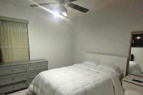 Villa ou maison à louer à Miami, Floride: 4 chambres, 161.37 m2 № 2001246 - photo 9