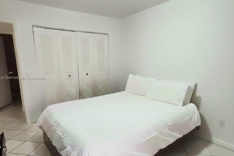 Villa ou maison à louer à Miami, Floride: 4 chambres, 161.37 m2 № 2001246 - photo 11