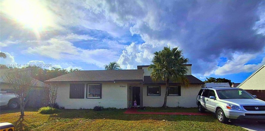 Villa ou maison à Miami, Floride 4 chambres, 161.37 m2 № 2001246