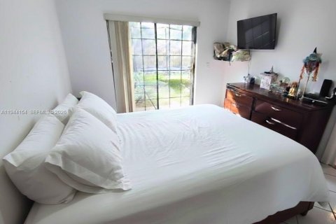 Villa ou maison à louer à Miami, Floride: 4 chambres, 161.37 m2 № 2001246 - photo 7