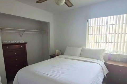 Villa ou maison à louer à Miami, Floride: 4 chambres, 161.37 m2 № 2001246 - photo 5