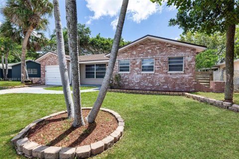 House in Boca Raton, Florida 3 bedrooms, 142.88 sq.m. № 1683493 - photo 3